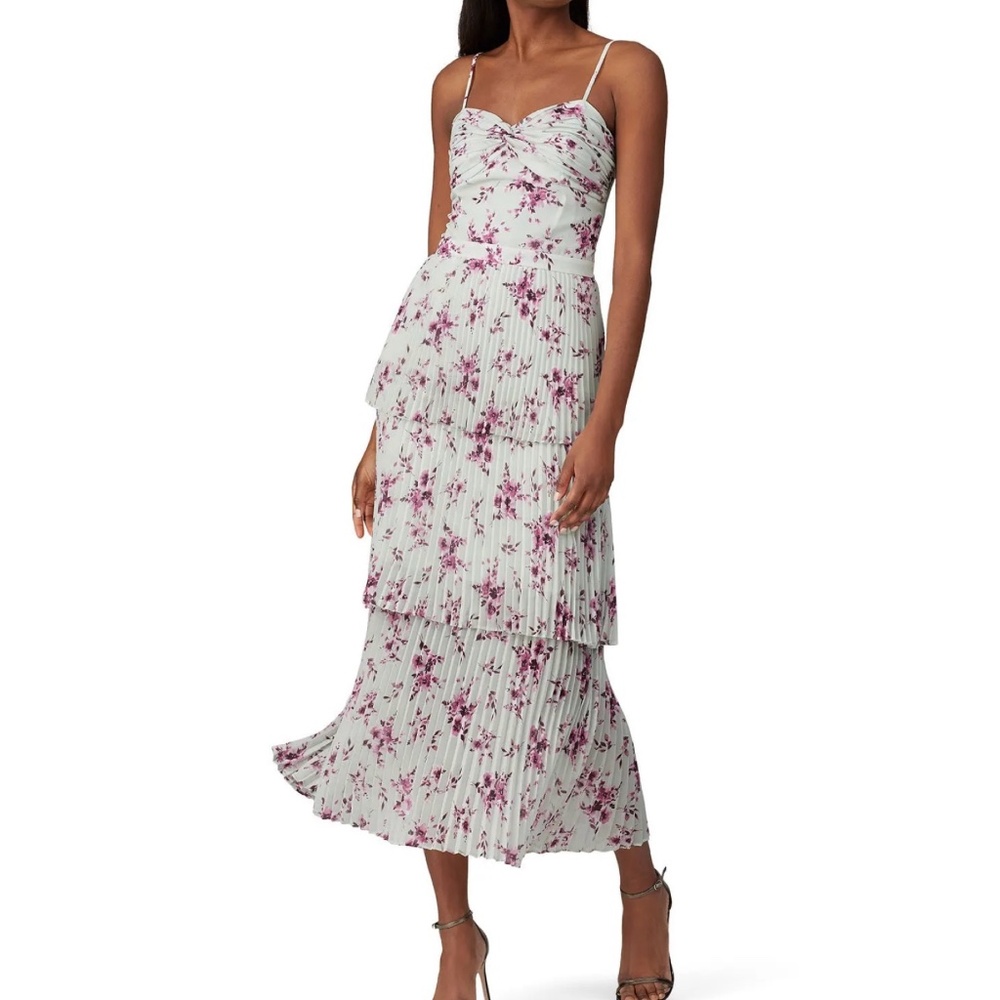 ML Monique Lhuillier Tiered Pleated Dress Size 6